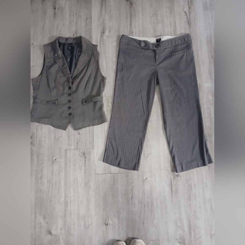 Mossimo Gray Pinstripe Suit Vest & Cropped Trousers 2 Piece Set Pantsuit Size 12